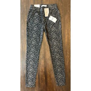 NWT Junior's Encore Snake Print High Rise Stretch Skinny Pants Size 5